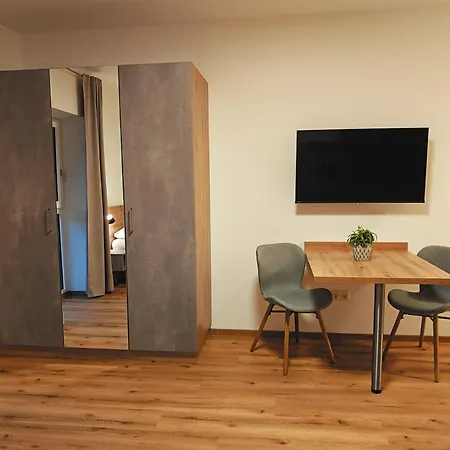 Apartment Pani's Gaestezimmer Kleinraming